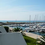 מלון דירות Ulysse Port Camargue 3*