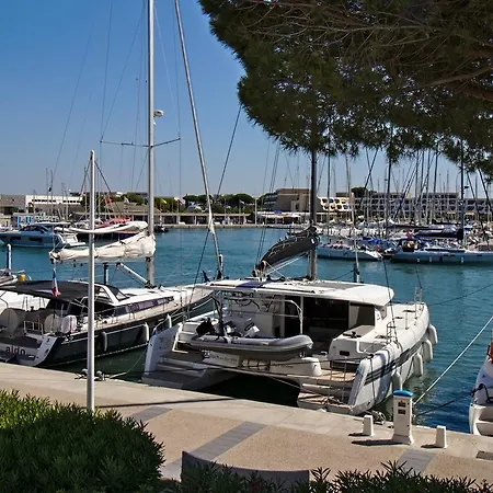 Rivages D'ulysse Port Camargue Appart hôtel *